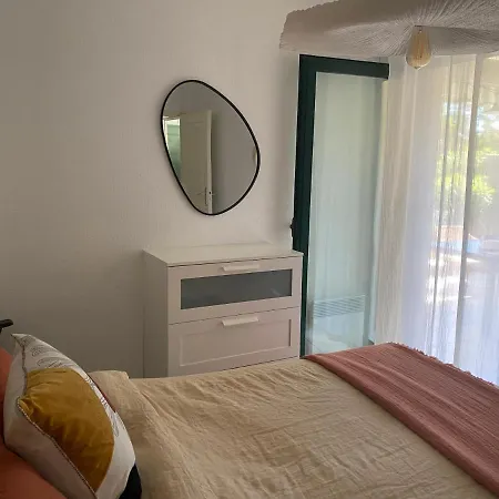 Apartment Bikini *